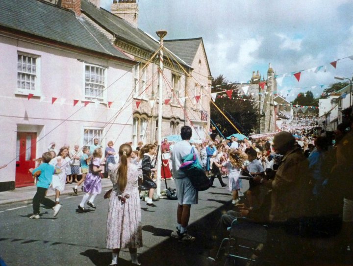 Maypole Dancing and Country Dancing in Pilton Street