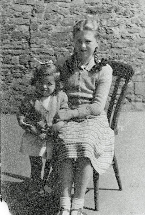 Eunice and Susan Andrews in 1951