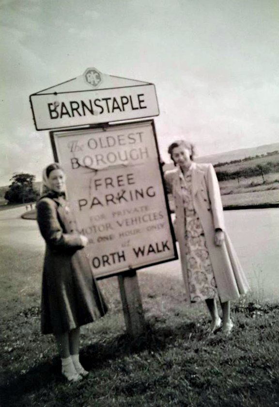 Jean Elston and Joyce Thorne on the North Road in 1950
