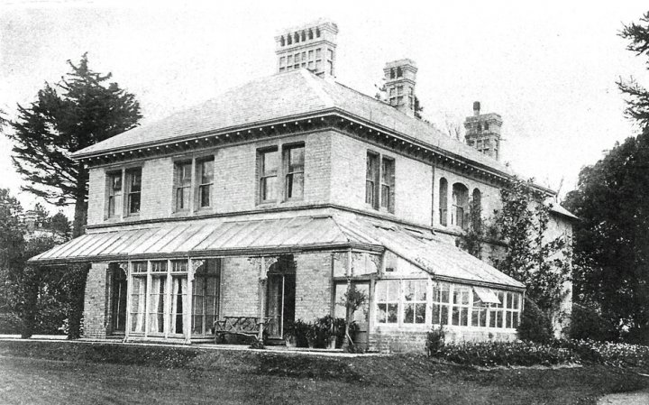 Lion House, Bradiford, formerly known as 'Brooklands' in about 1915