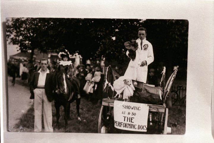 Harold Reed of The Reform Inn and His Performing Dogs in 1928