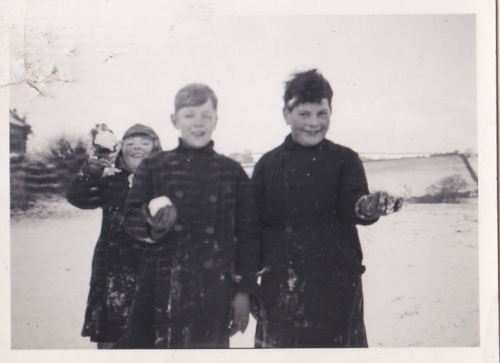 Snowballs in Manning's Pit in about 1951